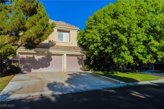 1008 Meadowleah St in Las Vegas, NV - Building Photo - Building Photo
