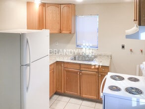 9313 N 20th St in Tampa, FL - Foto de edificio - Building Photo