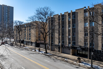 Sheridan Balmoral Apartments in Chicago, IL - Building Photo - Building Photo