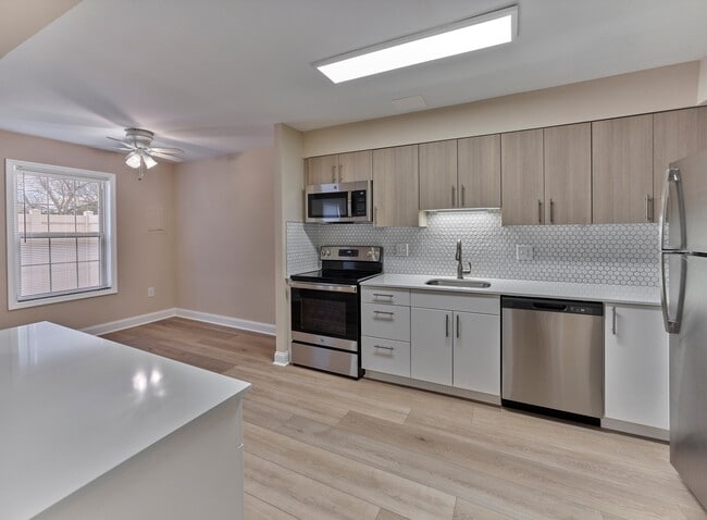 North Crossing in Willow Grove, PA - Building Photo - Interior Photo