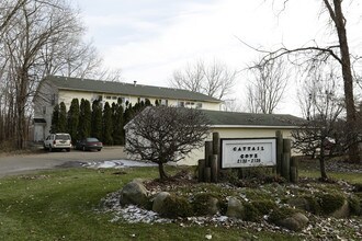 Cattail Cove Apartments in Wyoming, MI - Foto de edificio - Building Photo