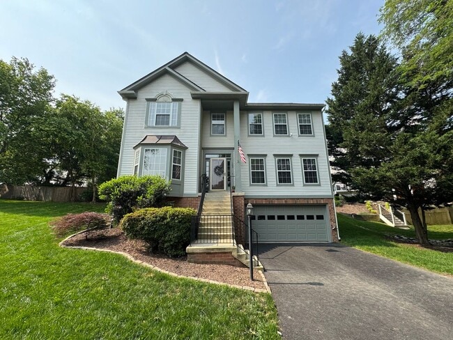 property at 103 Frayers Farm Ct