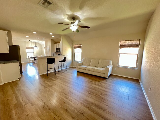 500 Saddlehorn Way in Cibolo, TX - Building Photo - Building Photo