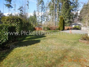 1715 NW Saenz Ln in Bremerton, WA - Building Photo - Building Photo