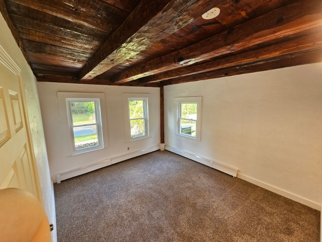 81 Oak St in East Bridgewater, MA - Building Photo - Building Photo