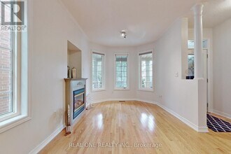 19 Longwood Ave in Richmond Hill, ON - Building Photo - Building Photo