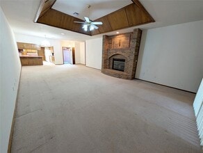 12327 Greenlea Chase W in Oklahoma City, OK - Building Photo - Building Photo
