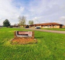 503 Broad St in Greenfield, MO - Building Photo