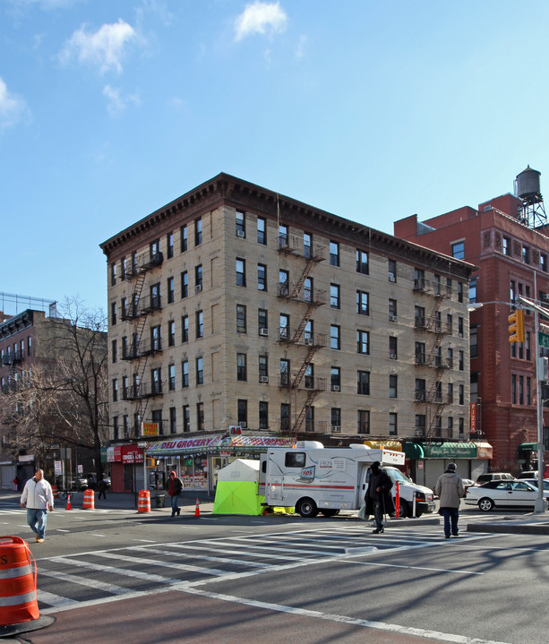 2100-2104 Second Ave in New York, NY - Building Photo