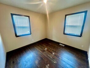 2921 S Appleton Ave in Independence, MO - Building Photo - Building Photo