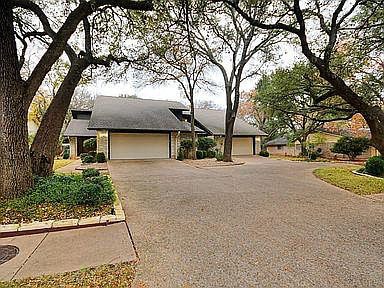 property at 8606 Mesa Dr