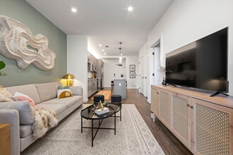 Enclave at Radius Dilworth in Charlotte, NC - Building Photo - Building Photo