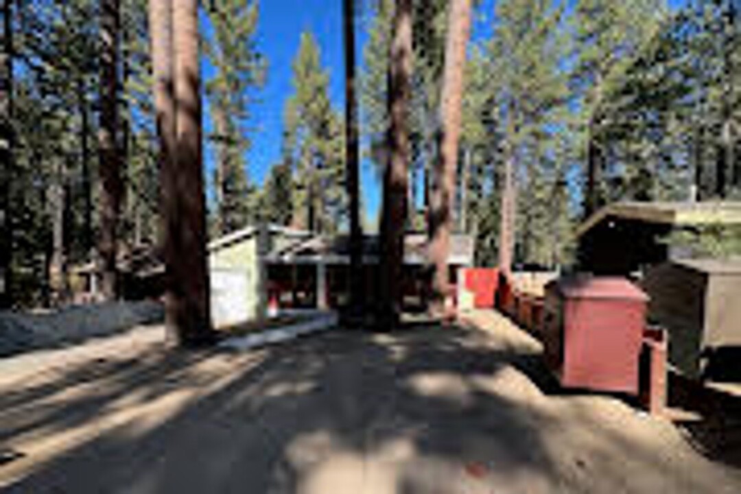 787 Tata Ln in South Lake Tahoe, CA - Building Photo