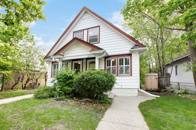 property at 3005-3007 44th Ave S