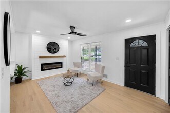 929 Creekdale Dr in Clarkston, GA - Building Photo - Building Photo