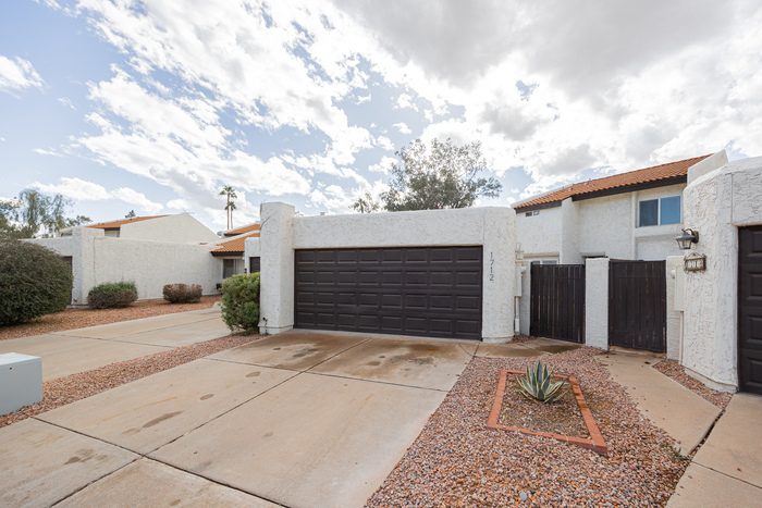 1712 S River Dr in Tempe, AZ - Building Photo