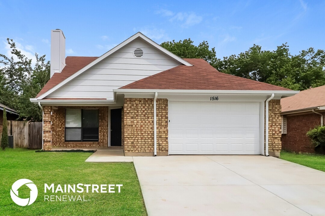 1516 Lincolnshire Way in Fort Worth, TX - Building Photo