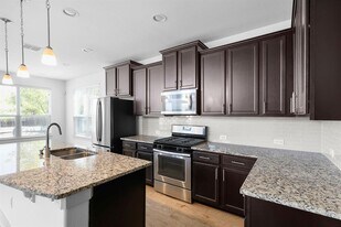 7208 Bertram Ct in Austin, TX - Building Photo