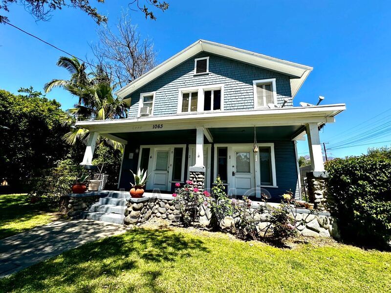 1063 E Orange Grove Blvd in Pasadena, CA - Building Photo