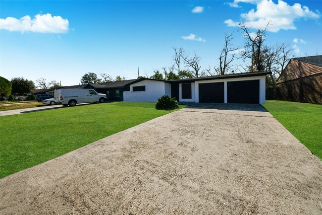 property at 3727 Prudence Dr