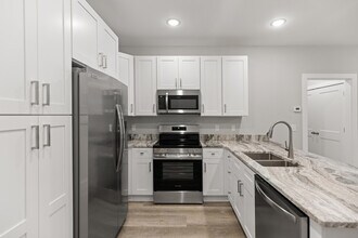 305 Okaloosa Ave in Valparaiso, FL - Building Photo - Building Photo