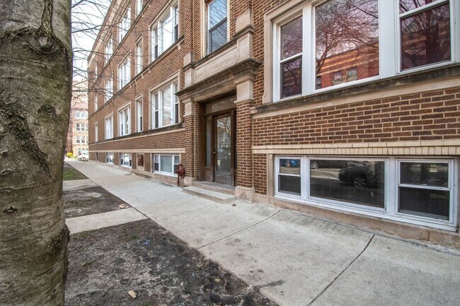 6721 N Lakewood Ave in Chicago, IL - Building Photo - Building Photo