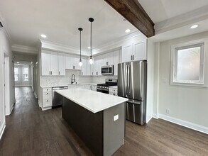 2317 N Keeler Ave, Unit 1 in Chicago, IL - Building Photo - Building Photo