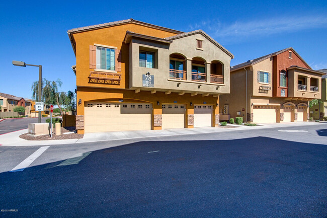 2725 E Mine Creek Rd in Phoenix, AZ - Building Photo - Building Photo