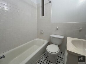 WEST 72 STREET in New York, NY - Building Photo - Building Photo