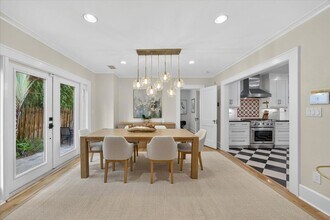 221 13TH Ave in St. Petersburg, FL - Foto de edificio - Building Photo