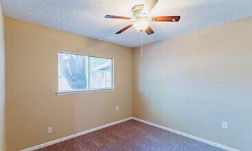 5822 Moores Creek in San Antonio, TX - Building Photo - Building Photo