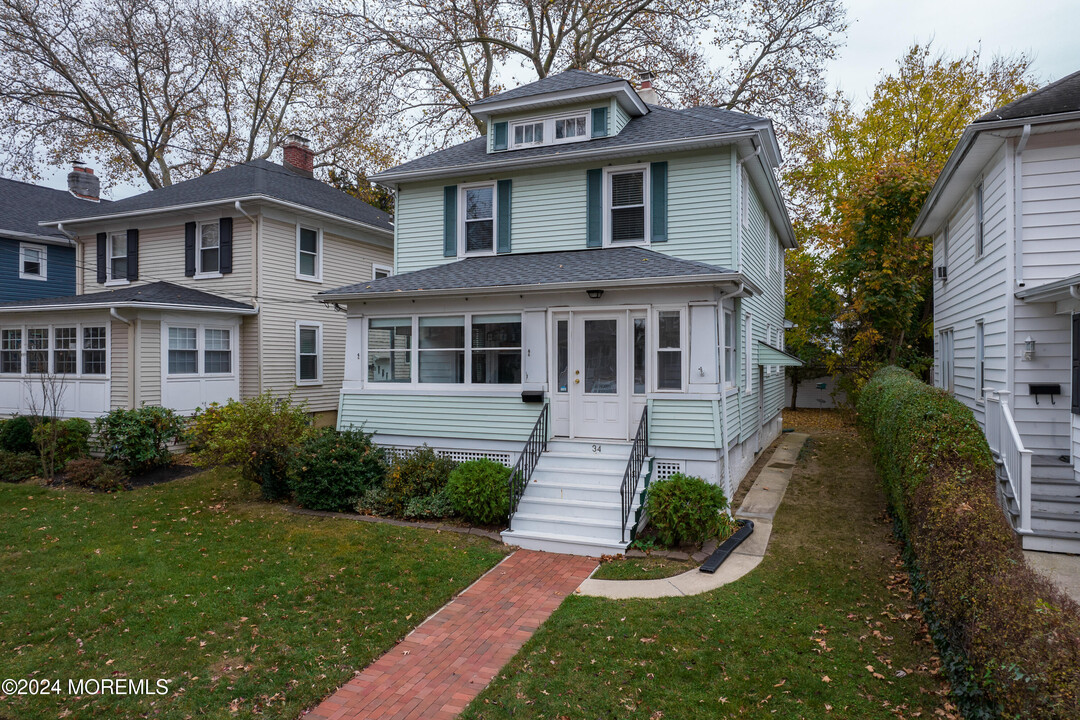 34 Elm Pl in Red Bank, NJ - Building Photo