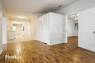 745 Oakwood Ave in Hurst, TX - Building Photo - Building Photo