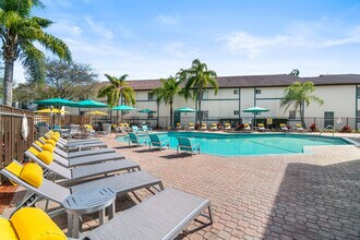 Nova Central in Davie, FL - Building Photo - Building Photo