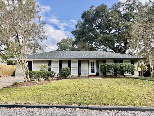 property at 4647 Loyola Dr