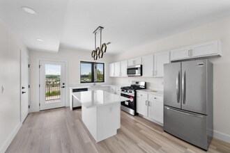 1295 Holmden Ave in Cleveland, OH - Building Photo - Building Photo
