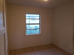 353 Pearlwood St in Orlando, FL - Building Photo - Building Photo