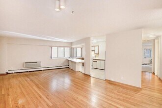 1919 N Summit Ave in Milwaukee, WI - Building Photo - Building Photo