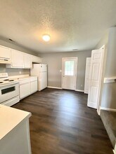 104 Woodlake Ct in Jacksonville, NC - Building Photo - Building Photo