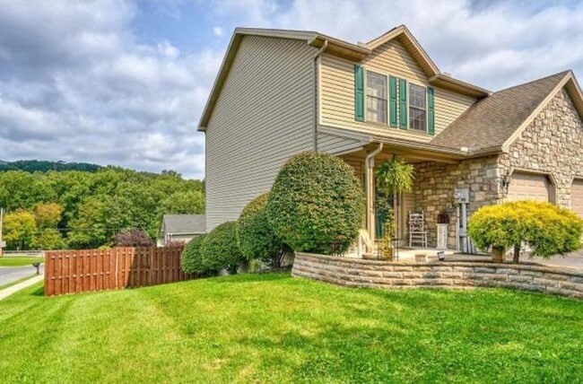 202 Fawn Ct in Marysville, PA - Building Photo - Building Photo