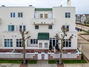 7701 Atlantic Ave in Margate City, NJ - Foto de edificio - Building Photo