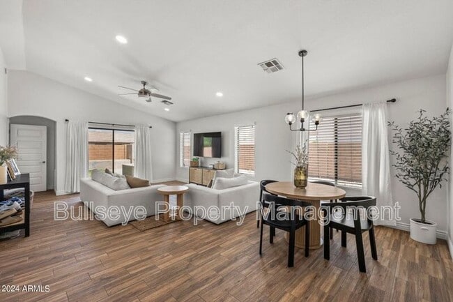 3402 E Menadota Dr in Phoenix, AZ - Building Photo - Building Photo