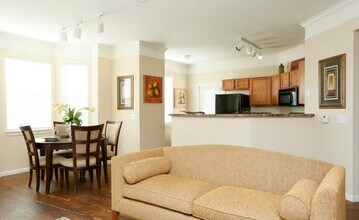 9500 West Rd in Houston, TX - Building Photo - Building Photo
