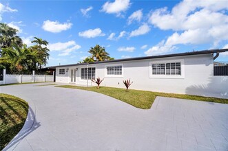 8101 SW 14th Terrace in Miami, FL - Building Photo - Building Photo