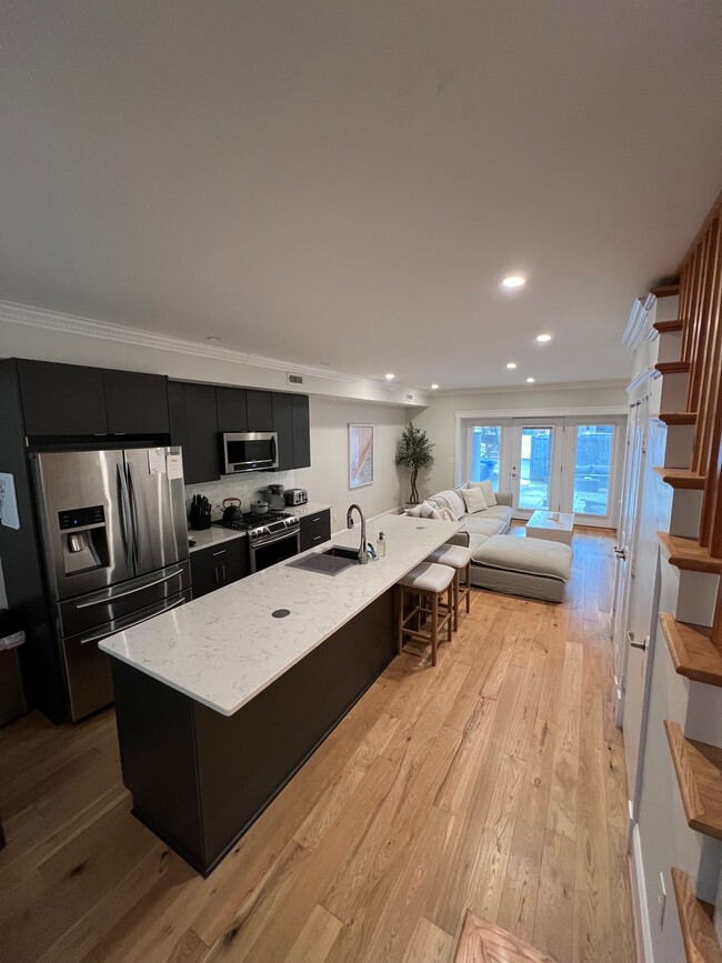 799 E 4th St, Unit 1 in Boston, MA - Building Photo - Building Photo