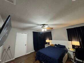 321 SE 13th St, Unit #A in Grand Prairie, TX - Building Photo - Building Photo