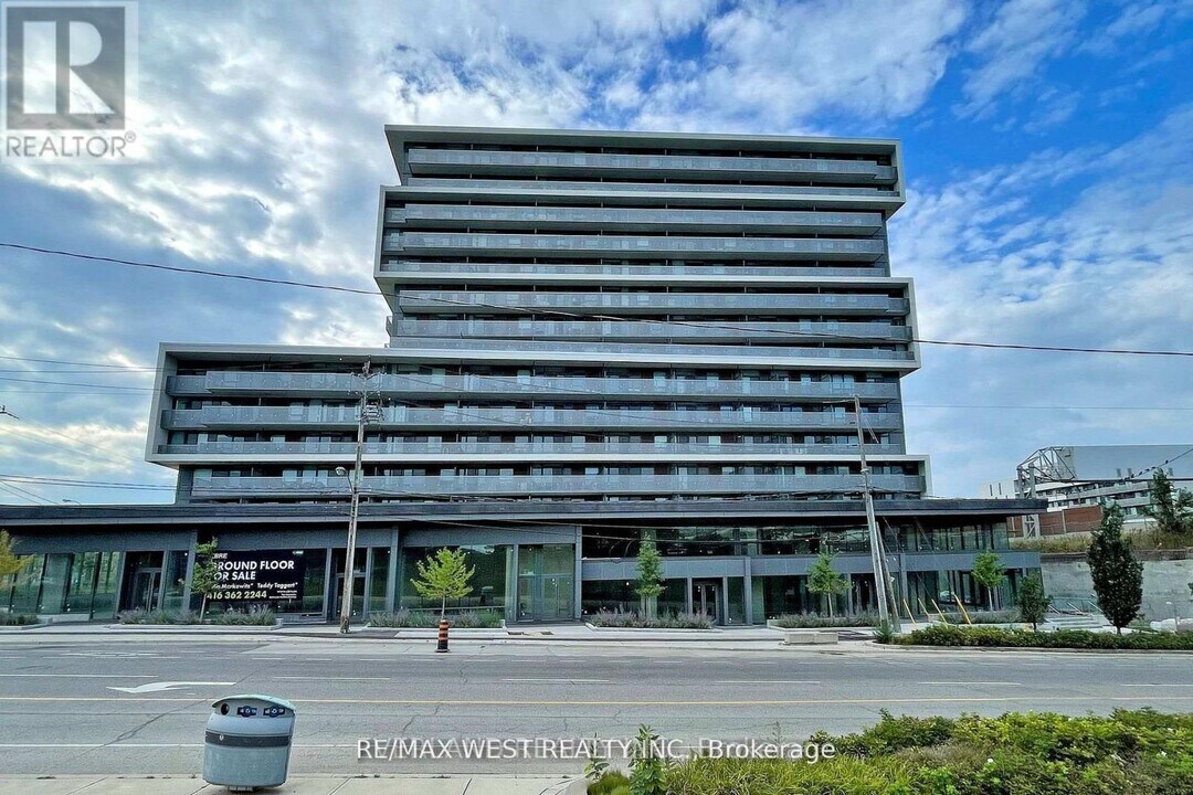 120-1120 Varna Dr in Toronto, ON - Building Photo