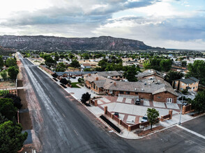 985 W Utah Ave in Hildale, UT - Building Photo - Building Photo