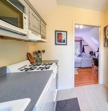 47 Puckerbrush Rd, Unit Apartment in Campton, NH - Foto de edificio - Building Photo