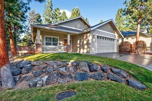 2842 NW Windham Loop in Bend, OR - Building Photo